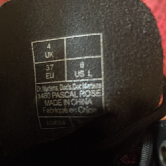 Pascal Skull and roses Dr. Marten women’s size 6 worn once. - Picture 3 of 5